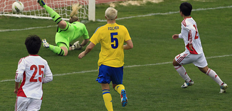 Sverige gör mål i matchen mot Kina i Algarve Cup. Foto: José Manuel Ribeiro/Scanpix.